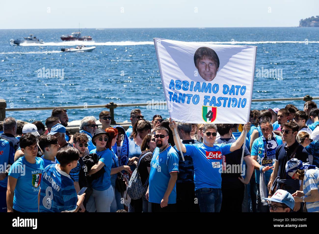 CRO 26 mai 2025 Naples, Lungomare Caracciolo. Le défilé des champions italiens sur les bus à toit ouvert. Neaphoto Sergio Siano Banque D'Images