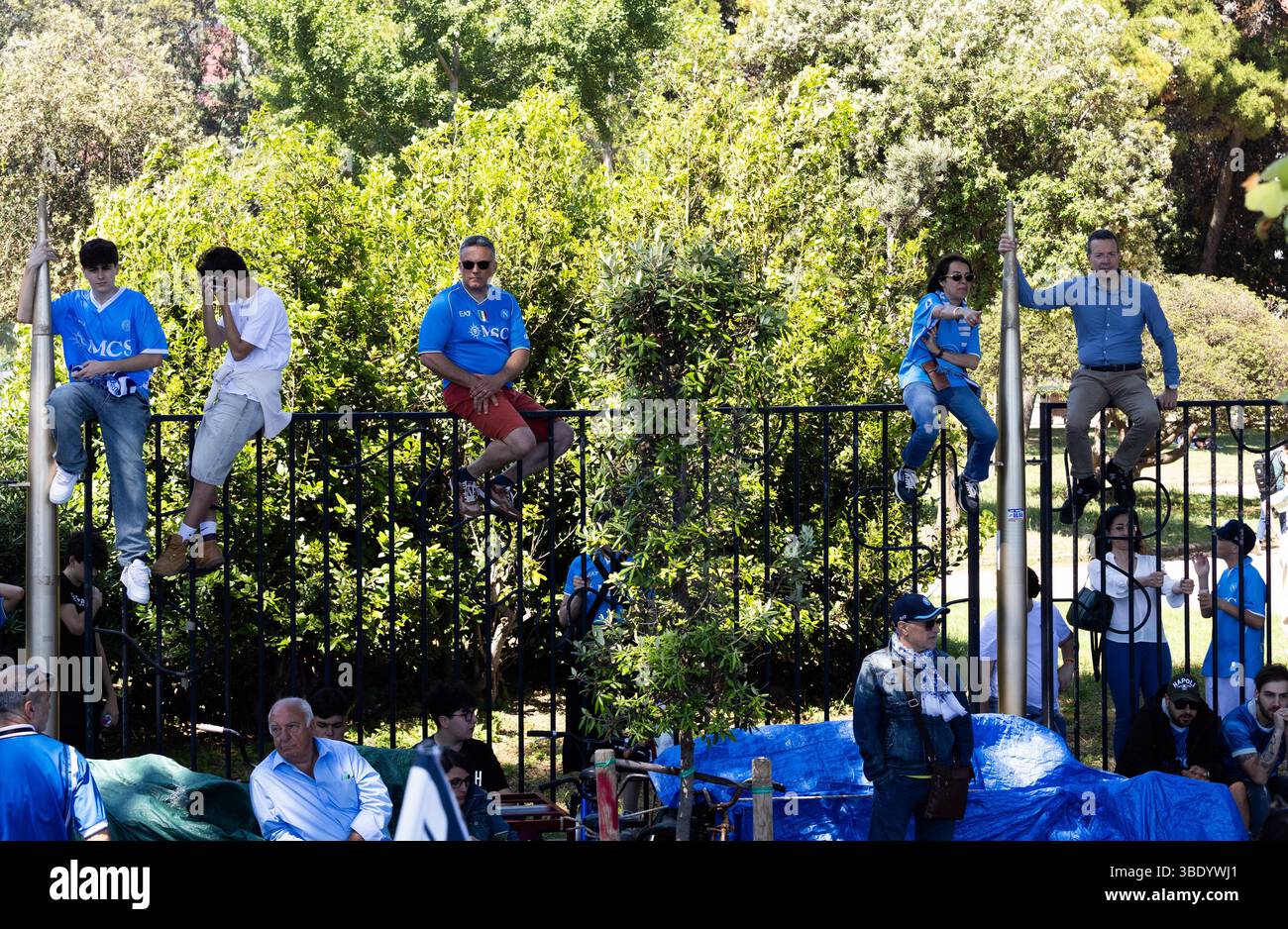 CRO 26 mai 2025 Naples, Lungomare Caracciolo. Le défilé des champions italiens sur les bus à toit ouvert. Neaphoto Sergio Siano Banque D'Images