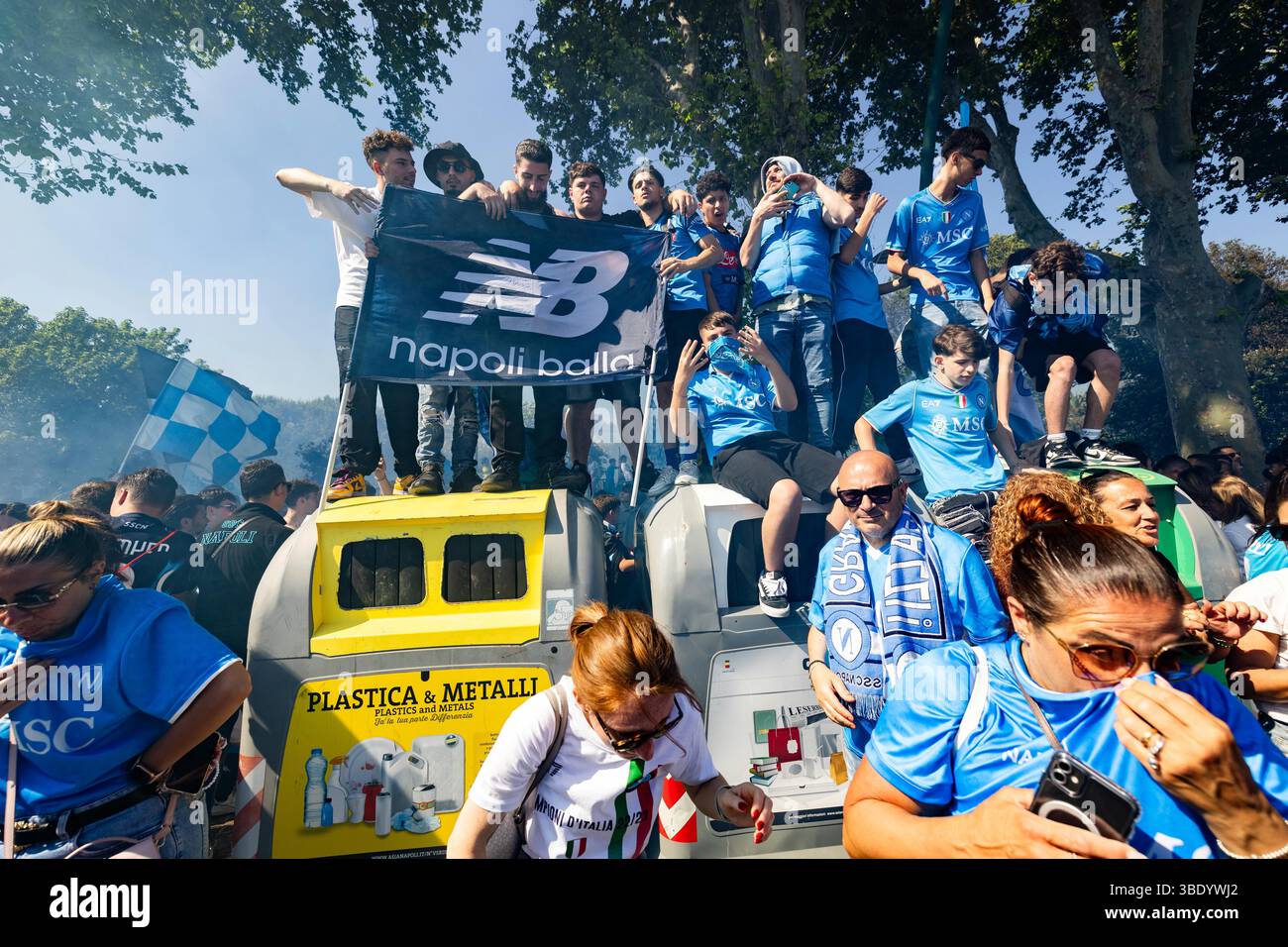 CRO 26 mai 2025 Naples, Lungomare Caracciolo. Le défilé des champions italiens sur les bus à toit ouvert. Neaphoto Sergio Siano Banque D'Images