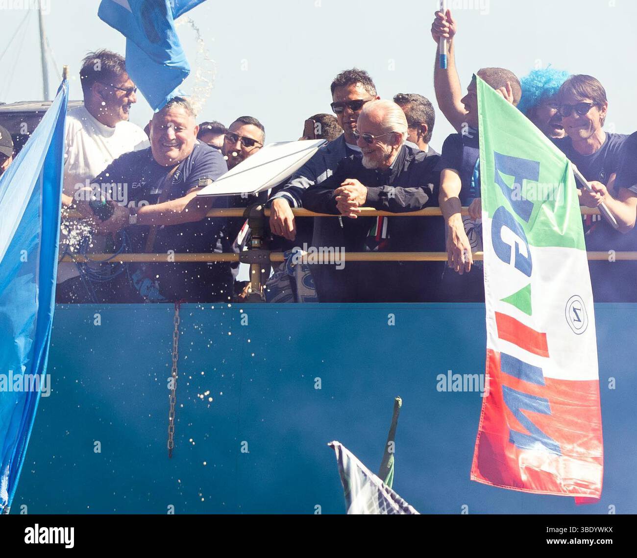 CRO 26 mai 2025 Naples, Lungomare Caracciolo. Le défilé des champions italiens sur les bus à toit ouvert. Neaphoto Sergio Siano Banque D'Images