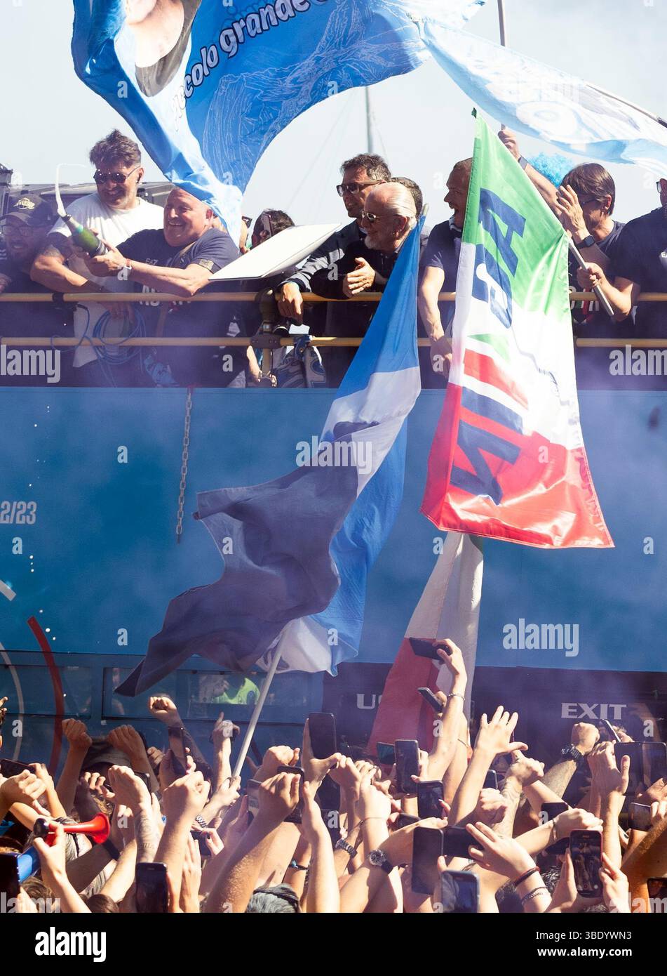 CRO 26 mai 2025 Naples, Lungomare Caracciolo. Le défilé des champions italiens sur les bus à toit ouvert. Neaphoto Sergio Siano Banque D'Images