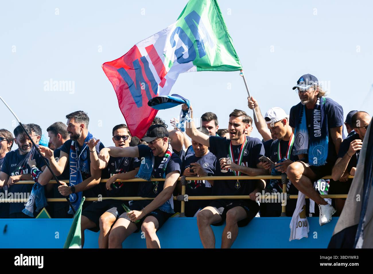 CRO 26 mai 2025 Naples, Lungomare Caracciolo. Le défilé des champions italiens sur les bus à toit ouvert. Neaphoto Sergio Siano Banque D'Images