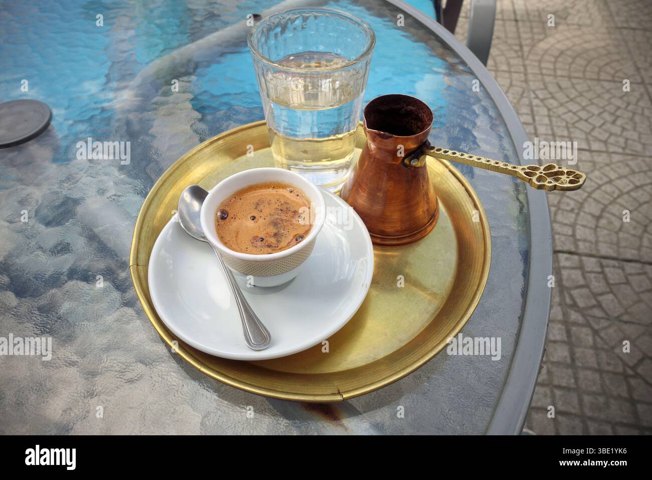 Café bosniaque traditionnel à Travnik, Bosnie-Herzégovine Banque D'Images