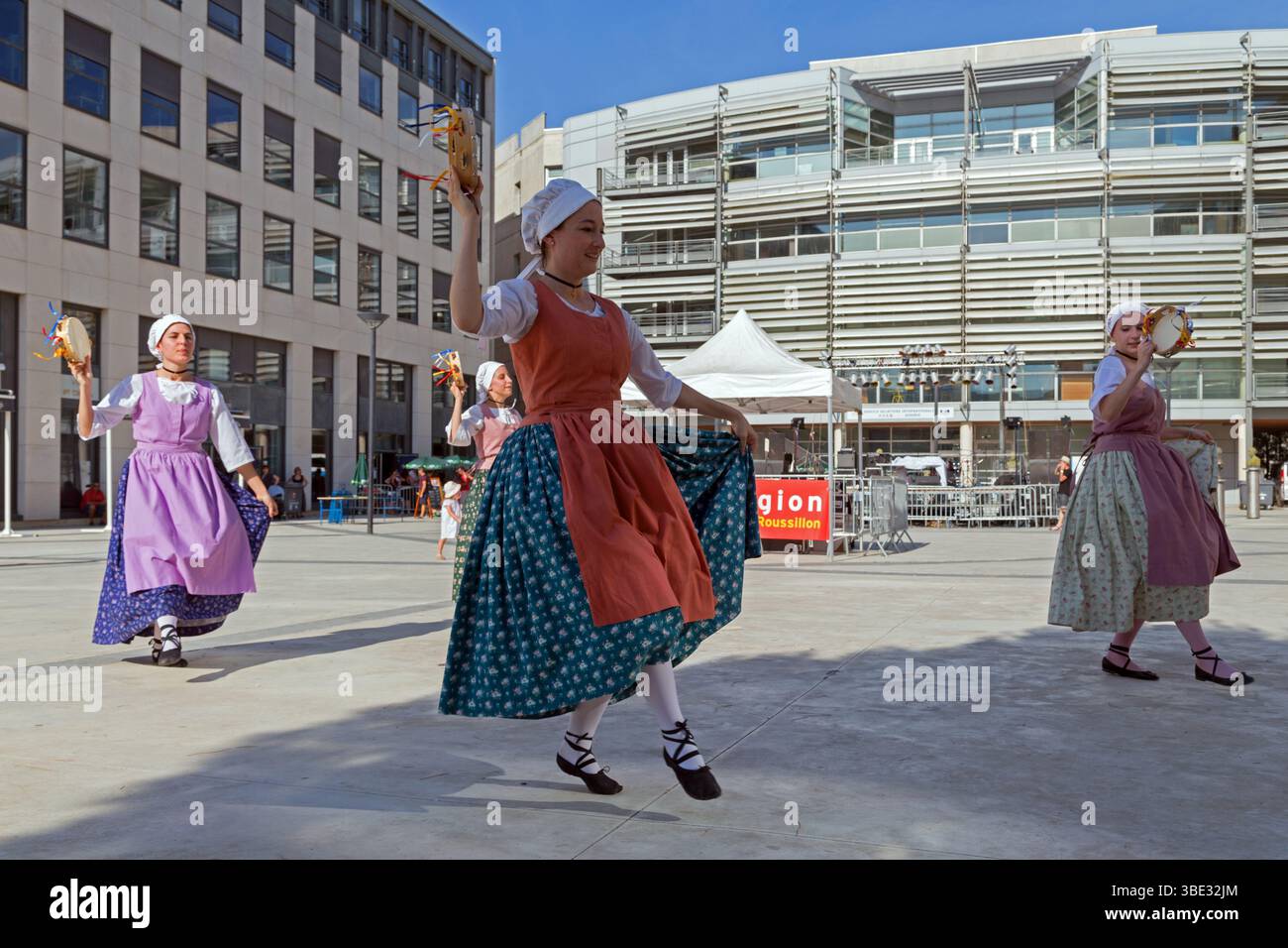 Chants et danses traditionnels. La Garriga Lengadociana. Festum total. Montpellier, Occitanie, France Banque D'Images