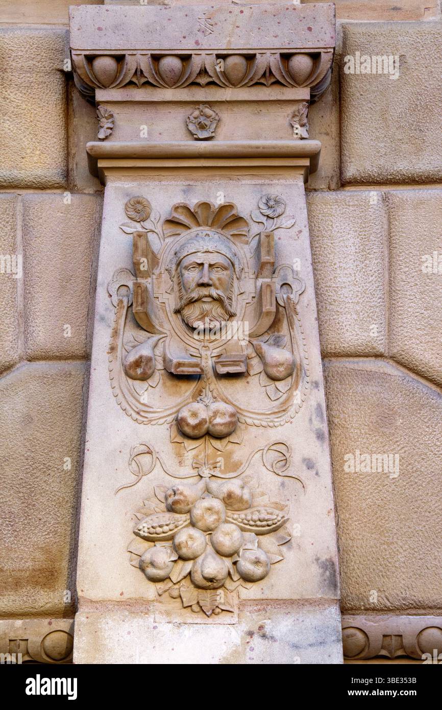 France, Bas Rhin, Strasbourg, vieille ville classée au patrimoine mondial de l'UNESCO, place Gutenberg, Chambre de Commerce et d'Industrie Banque D'Images