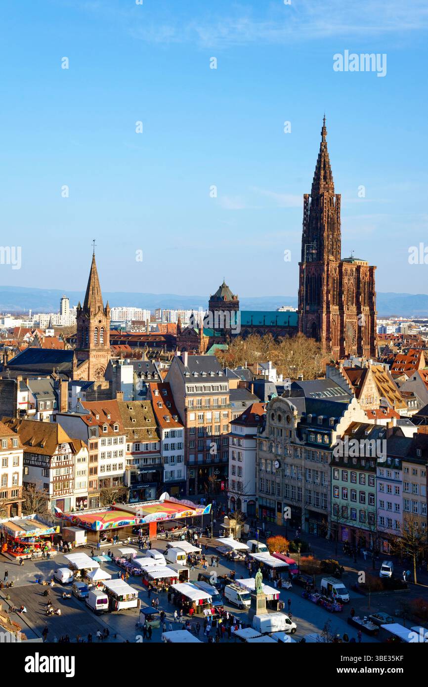 France, Bas Rhin, Strasbourg, vieille ville classée au Patrimoine mondial de l'UNESCO, place Kléber et notre Dame Banque D'Images
