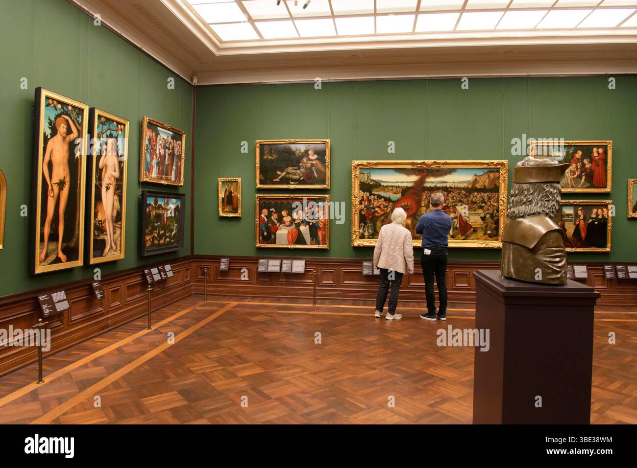 Allemagne, État de Saxe, Dresde, vieille ville (Altstadt), palais Zwinger, Semperbau, Galerie des maîtres anciens (Gemäldegalerie Alte Meister), les Cranachs et leurs peintures d'atelier, peintures de Cranach, Adam et Eve, par Lucas Cranach le jeune, 1537 Banque D'Images