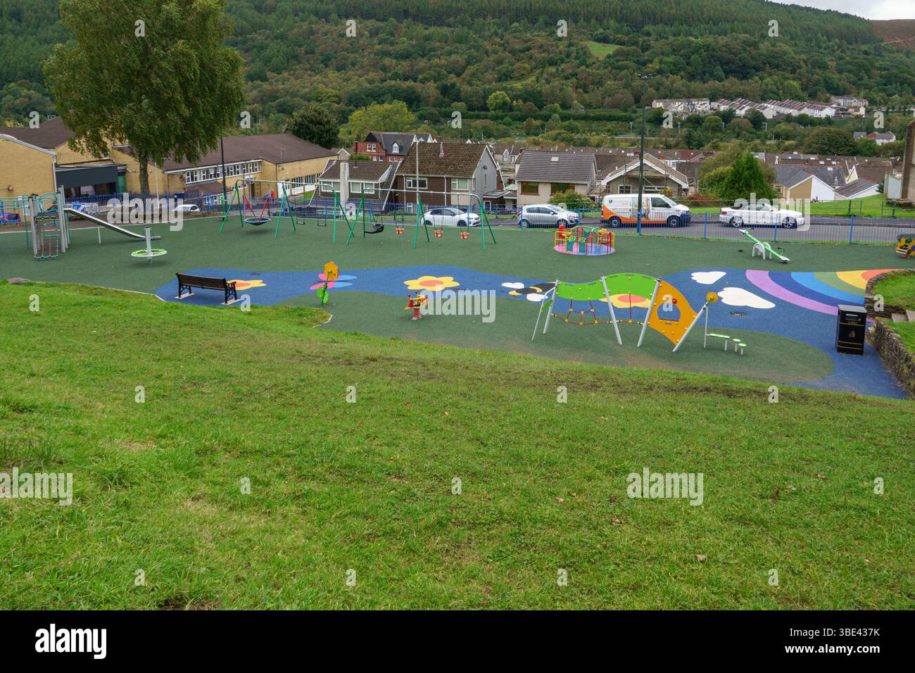 L'aire de jeux pour enfants près de l'école Pantglas à Aberfan, au pays de Galles. Banque D'Images