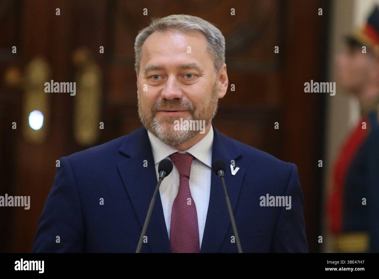 Saint-Pétersbourg, Russie. 27 mai 2025. Alexander Belsky, président de l'Assemblée législative de nouveaux Petersburg, lors de la cérémonie de remise des insignes aux personnes ayant reçu le titre de citoyen honoraire de nouveaux Petersburg au Palais Mariinsky. Crédit : ZUMA Press, Inc/Alamy Live News Banque D'Images