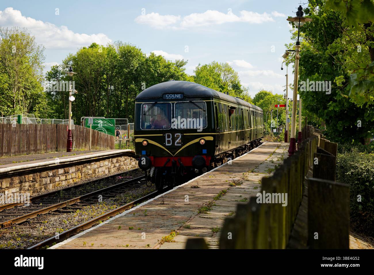 Un train de l'unité Diesel hérité arrive à Ramsbottom Station sur l'East Lancashire Railway, Bury, Greater Manchester. Banque D'Images