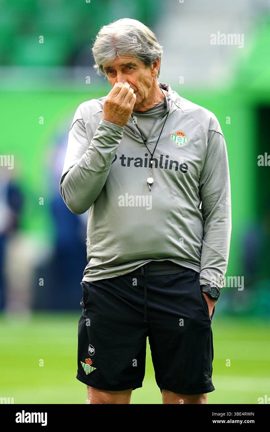 Le manager du Real Betis Manuel Pellegrini lors d'une séance d'entraînement au stade de Wroclaw, en Pologne, avant la finale de l'UEFA Conference League mercredi. Date de la photo : mardi 27 mai 2025. Banque D'Images