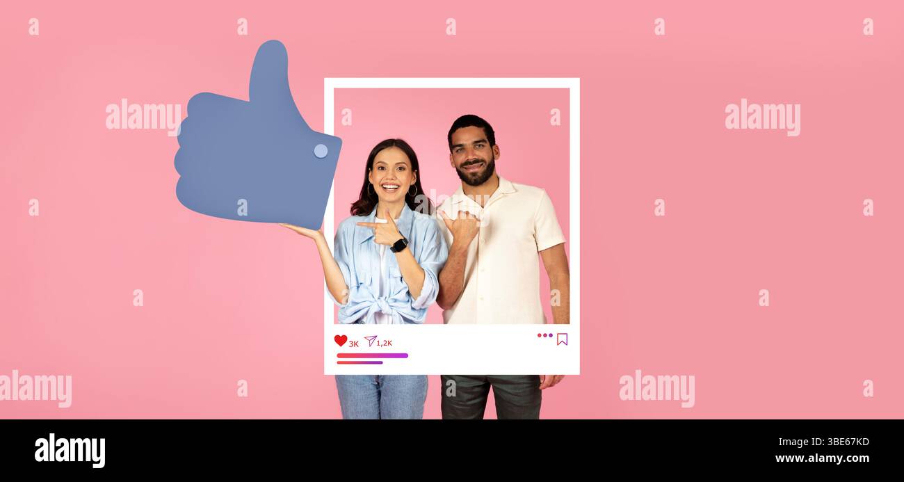 Influenceurs qui s'engagent avec les médias sociaux dans un moment de joie en ligne Banque D'Images