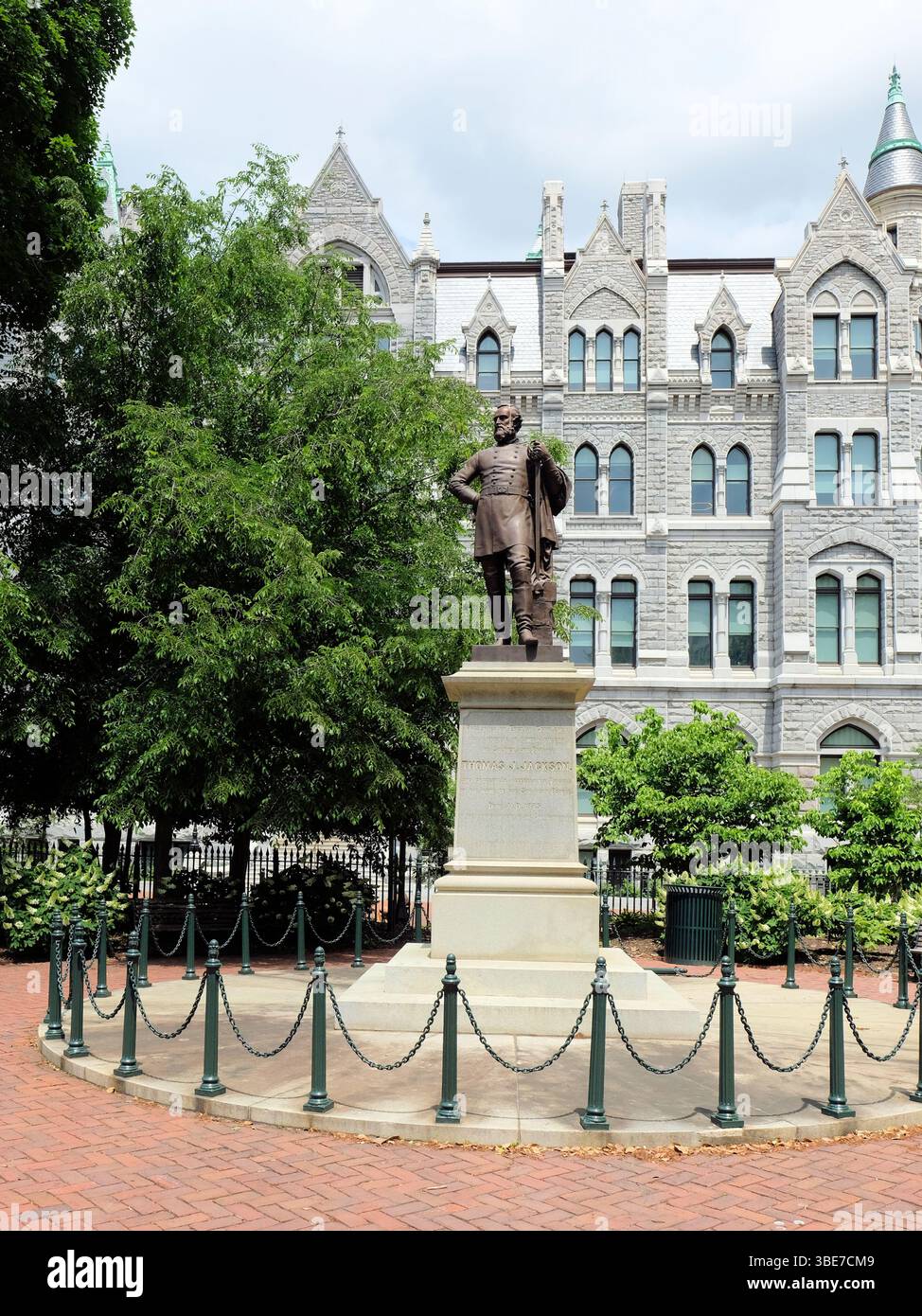 Thomas J. Jackson monument sur Capitol Square à Richmond, Virginie ; Stonewall Jackson est un officier militaire et général de l'armée confédérée de la guerre de Sécession. Banque D'Images