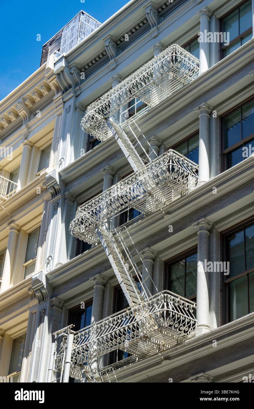 Le quartier historique de Soho abrite de nombreux bâtiments à façade en fonte, 2025, New York City, États-Unis Banque D'Images