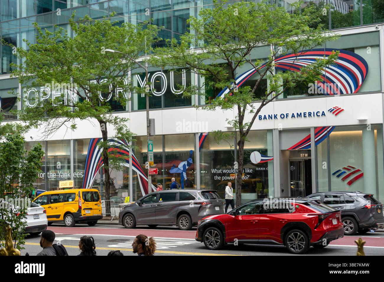 Le Bank of America Financial Center est situé à Two Bryant Park on W. 42nd satisfaisant, 2025, New York City, États-Unis Banque D'Images