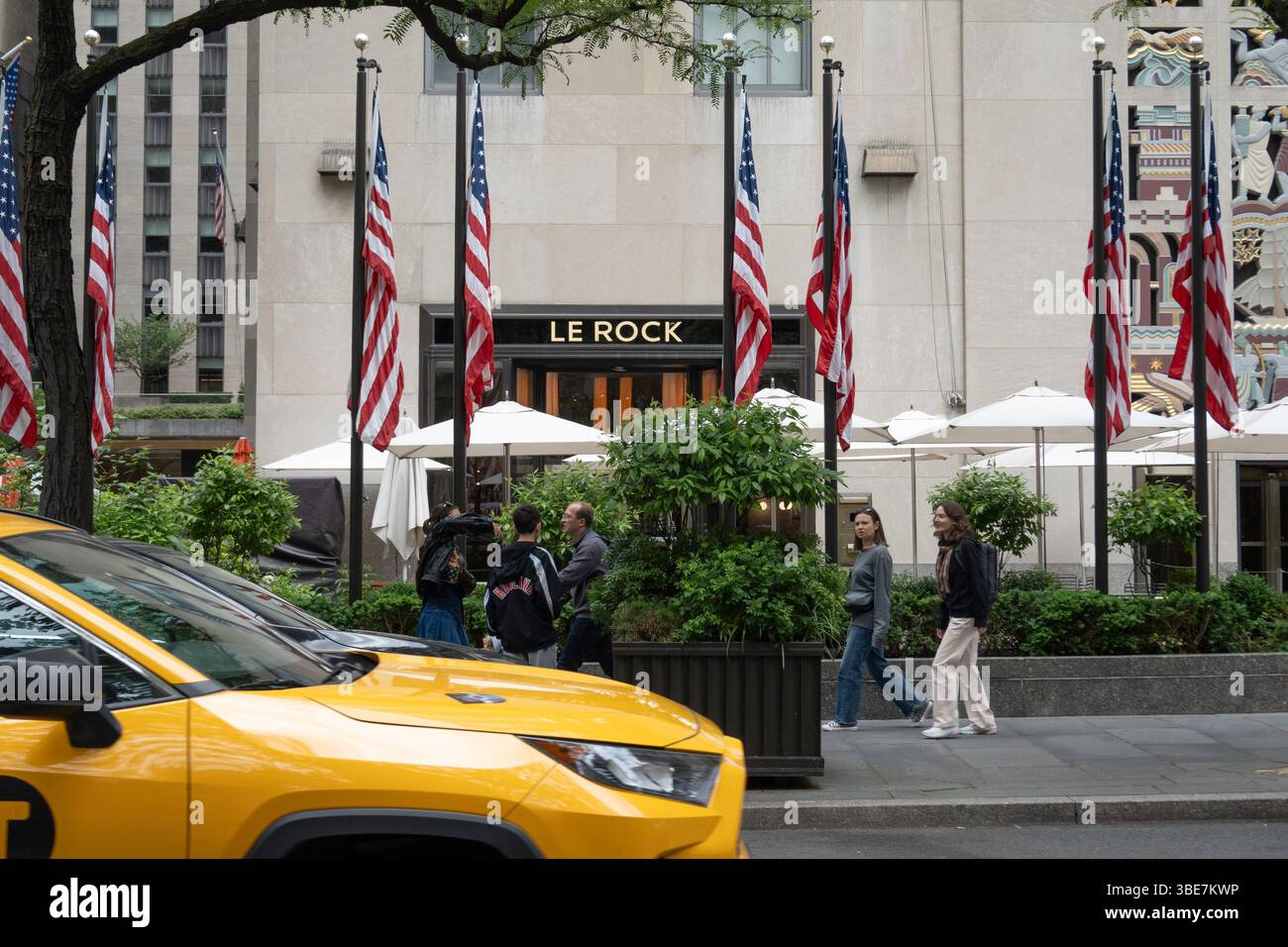 Le Rock, de l'équipe Frenchette, est situé au Rockefeller Center, 2025, New York City, États-Unis Banque D'Images