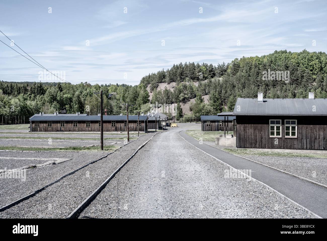 Le site commémoratif de Lesetice, en Tchéquie, abrite un ancien complexe pénitentiaire dédié aux victimes du communisme. Les visiteurs peuvent réfléchir sur l'importance historique de l'emplacement. Banque D'Images