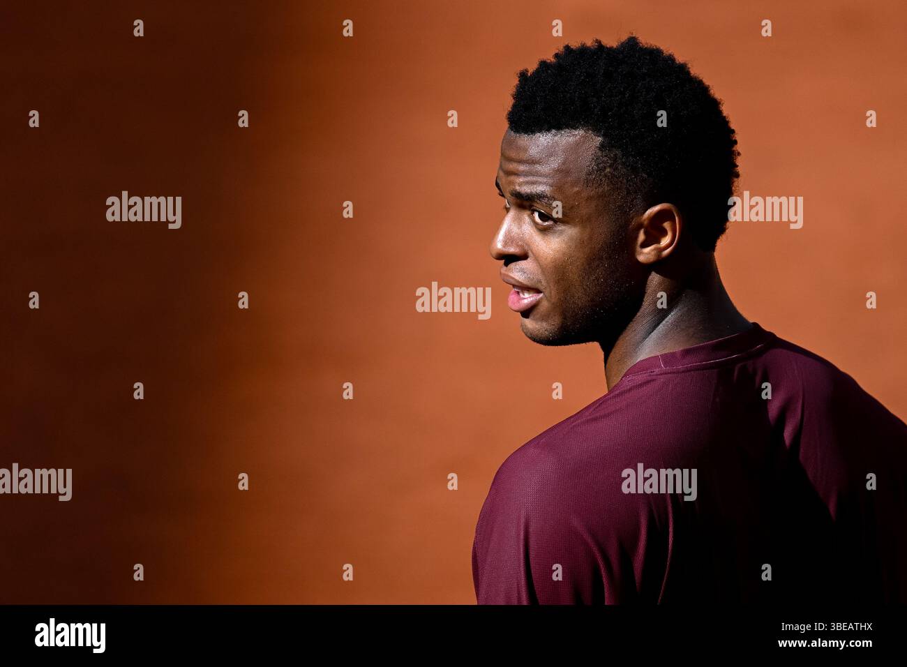 Paris, France. 28 mai 2025. Roland Garros 2025 : Giovanni MPetshi Perrichard (FRA) lors du match de tennis masculin sur Suzanne Lenglen court lors du tournoi du Grand Chelem le 28 mai 2025 au stade Roland Garros à Paris. - 28/05/2025 - France/Ile-de-France (région)/Paris - Julien Mattia/le Pictorium crédit : LE PICTORIUM/Alamy Live News Banque D'Images