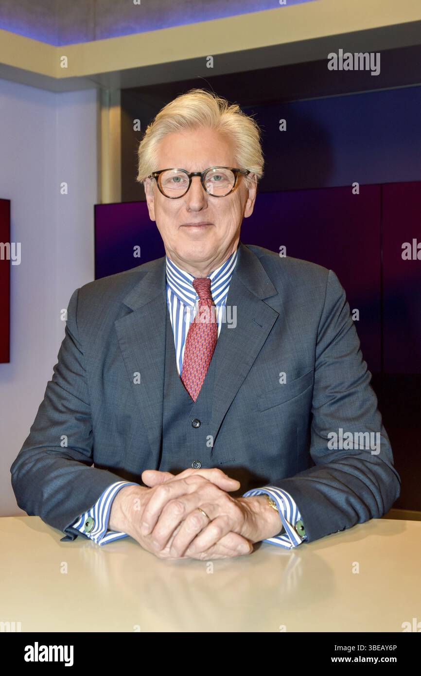 Theo Koll (journaliste de télévision et présentateur), dans le talk-show ARD maischberger dans le studio Berlin Adlershof. Berlin, 26.05.2025 Banque D'Images