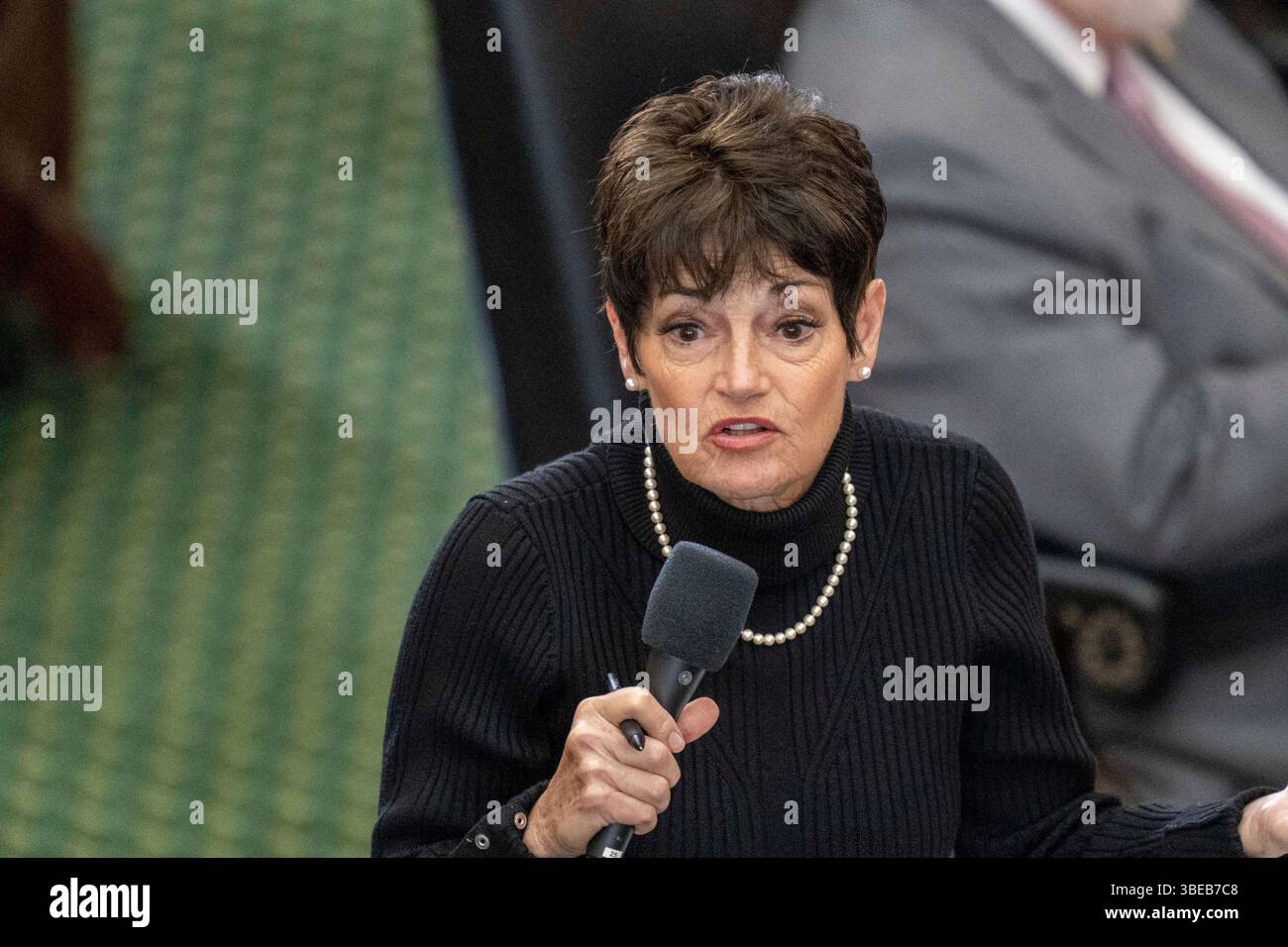 Austin Texas USA, 1er mai 2025 : la sénatrice d'État DONNA CAMPBELL MD (R-New Braunfels) prend la parole au Sénat du Texas lors de la 89e session de la législature du Texas. ©Bob Daemmrich Banque D'Images