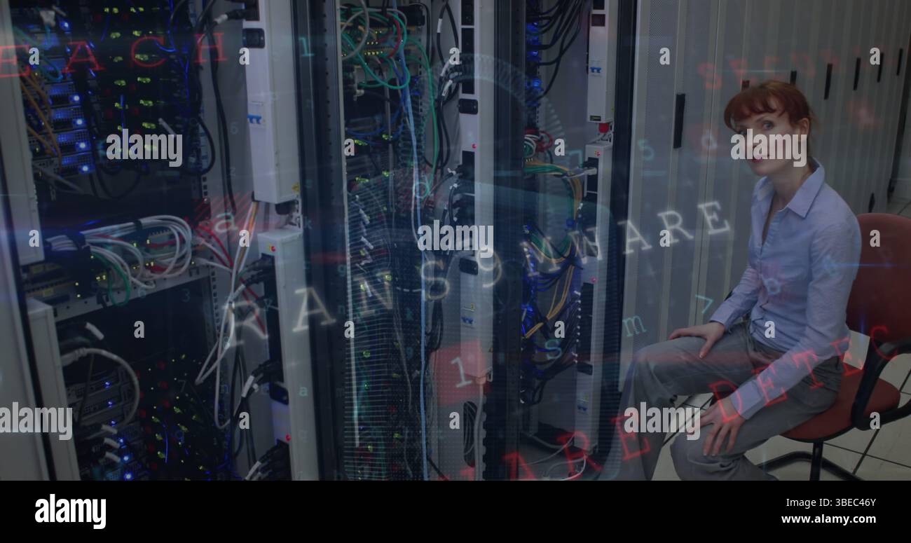 Image d'une femme caucasienne au-dessus de la salle des serveurs Banque D'Images