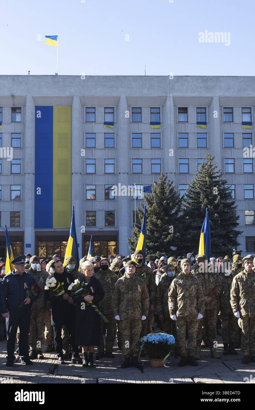 Poltava, Ukraine - 20 février 2022 Monument Nebesna Sotnia et cérémonie de requiem de Maïdan et Révolution de dignité. Banque D'Images