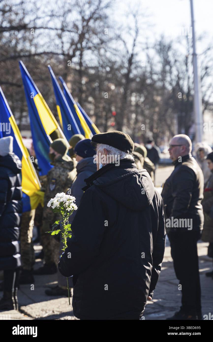 Poltava, Ukraine - 20 février 2022 Monument Nebesna Sotnia et cérémonie de requiem de Maïdan et Révolution de dignité. Banque D'Images