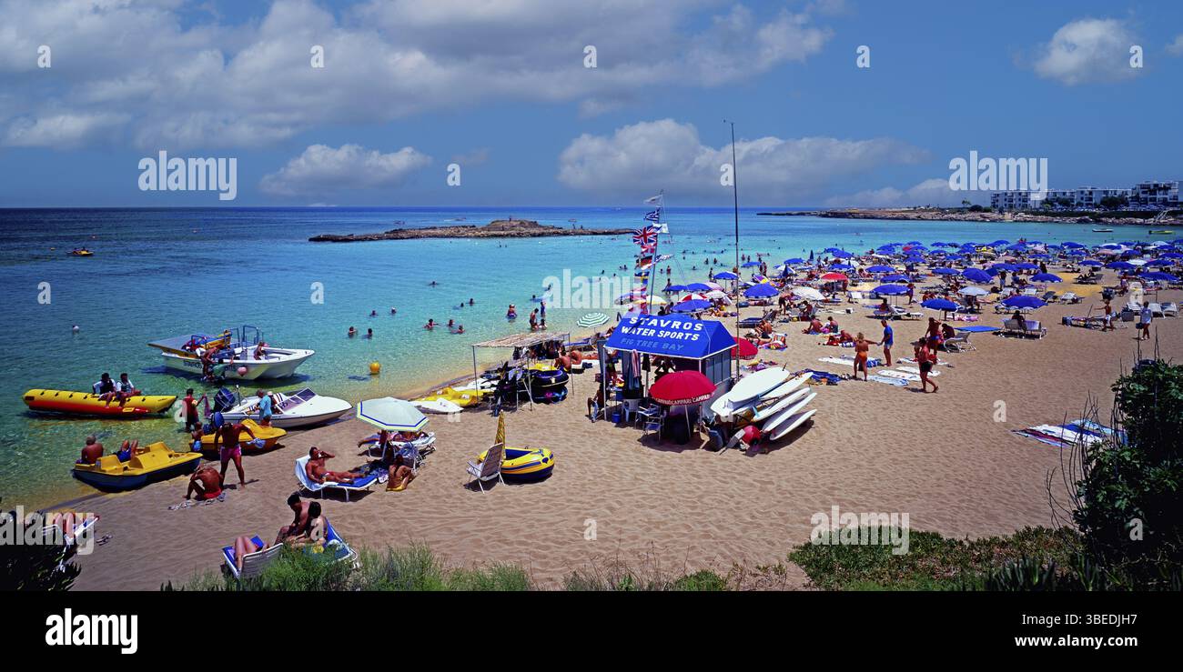 Plage à l'Hôtel Copa Bay, Protaras, Chypre (partie grecque) Banque D'Images