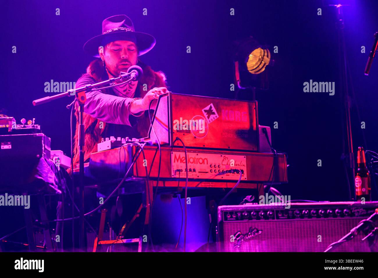 Oslo, Norvège. 28 mai 2025. Le groupe de rock américain The Brian Jonestown massacre donne un concert au Rockefeller à Oslo. Ici, le musicien Emil Nikolaisen est vu en direct sur scène. Crédit : Gonzales photo/Alamy Live News Banque D'Images