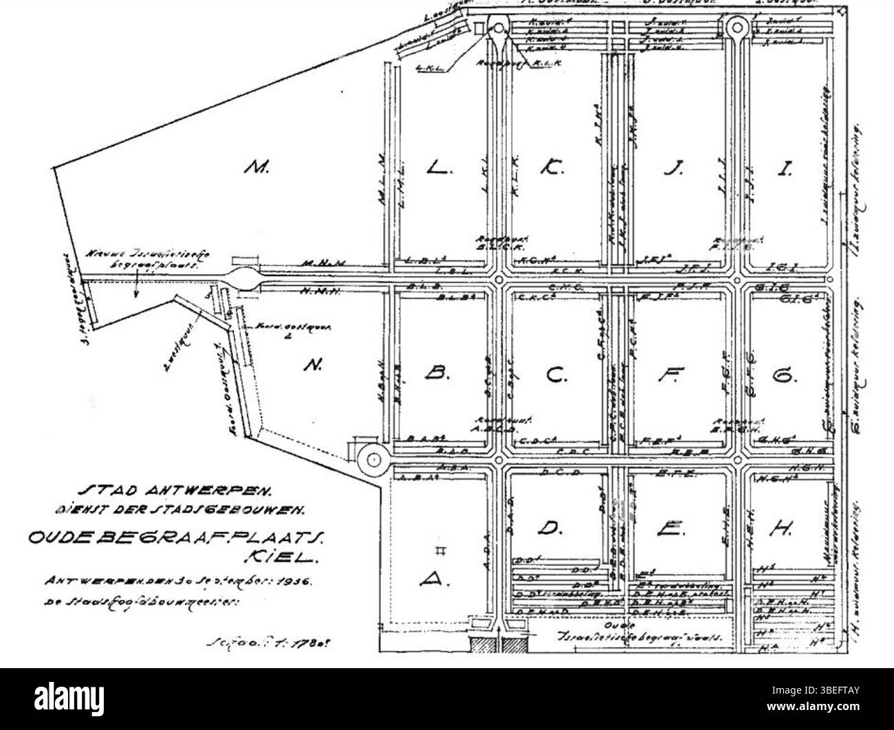 Le plan de terrain du cimetière Kielkerkhof, créé en 1936, propose une carte détaillée de ce cimetière situé dans la ville d'Anvers. Le plan est utile pour comprendre la disposition et l'organisation des parcelles funéraires pendant cette période. Banque D'Images
