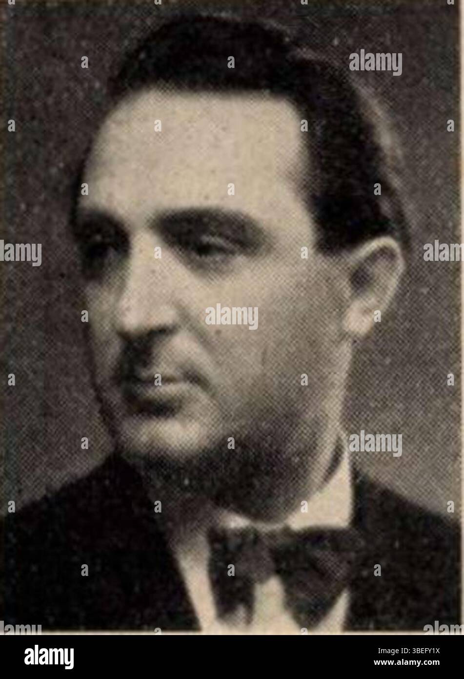 Cette photographie de 1936 de Pál M. Vajda montre István Szemlér, professeur de musique et violoniste hongrois né à Székesfehérvár en 1901. Szemlér était connu pour son travail dans l'éducation musicale et comme interprète. Banque D'Images