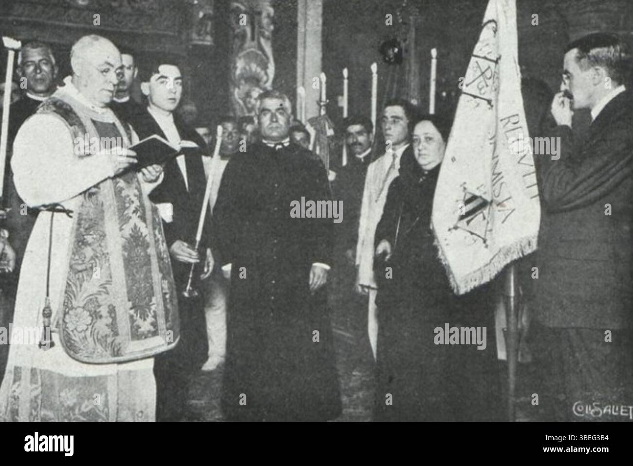 Cet article présente un *requete* de Tarragone, signé par *Baguna y Cornet*, datant de 1913. Le *requete* est un symbole des mouvements militaires et politiques du début du XXe siècle en Espagne, en particulier les guerres carlistes. Banque D'Images