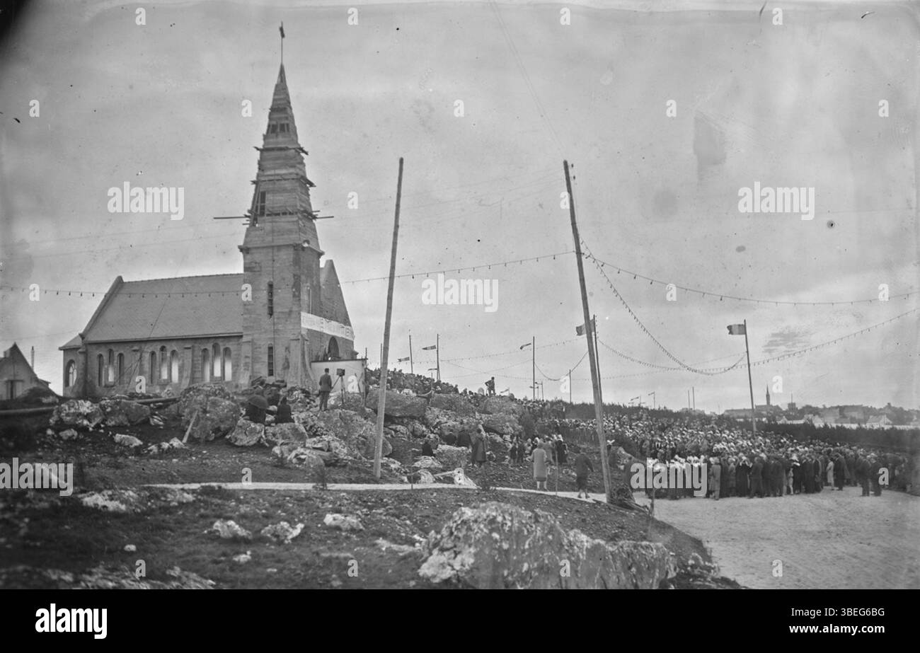Photographie de la chapelle votive Sainte-Thérèse de l'enfant Jésus à Riec-sur-Bélon, construite pour les fêtes celtiques en août 1927. Banque D'Images Photographie de la chapelle votive Sainte-Thérèse de l'enfant Jésus à Riec-sur-Bélon, construite pour les fêtes celtiques en août 1927. Banque D'Images