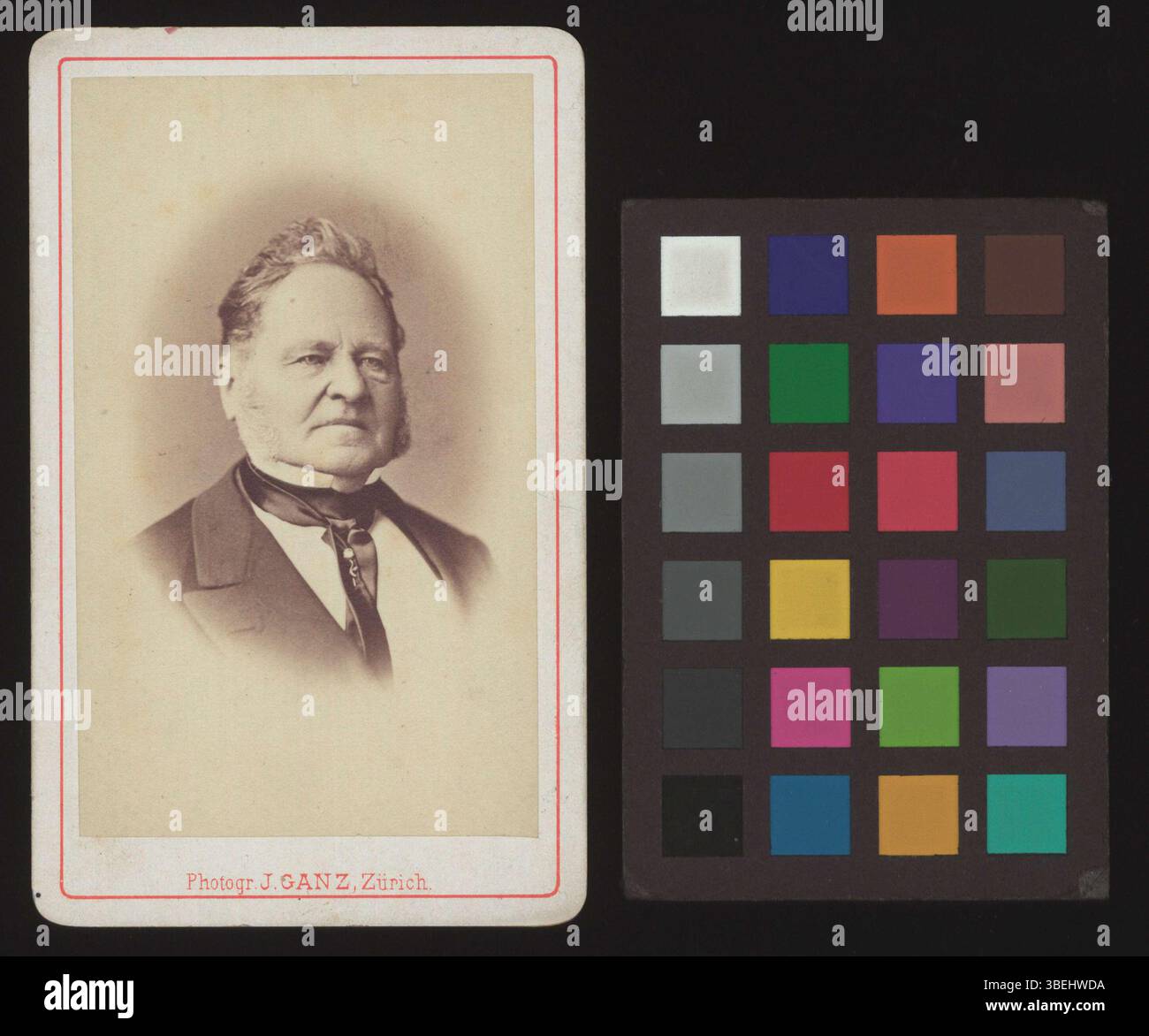 Cette photographie en noir et blanc datant de 1863 à 1883 montre Emanuel Oswald-Falkner, un personnage historique suisse. L'image est montée sur une carte d'armoire. Banque D'Images