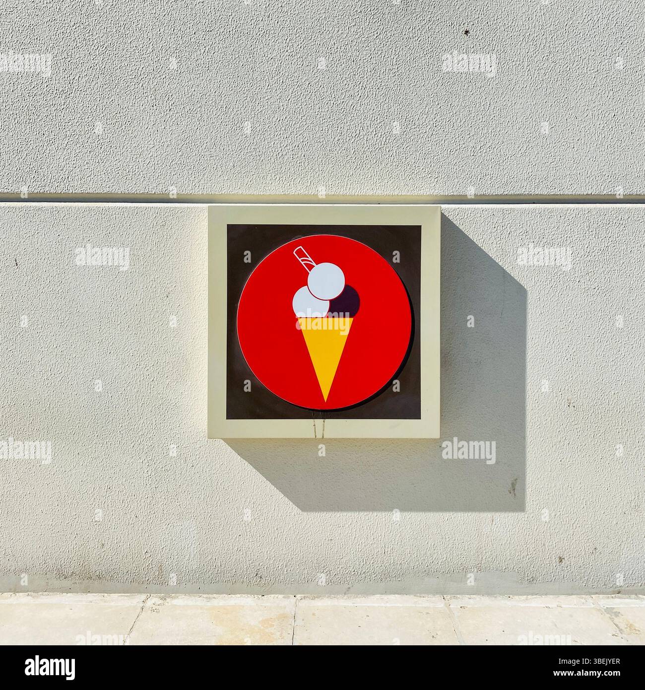 Ice cream cone sign - Image de stock capturée avec un smartphone