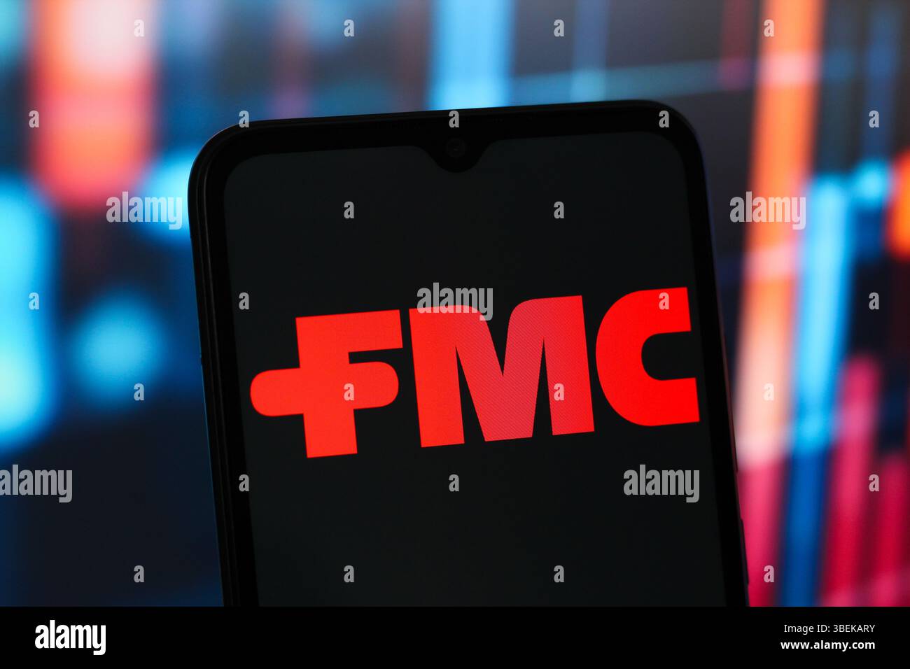 Dans cette illustration photo, le logo de FMC Corporation est affiché sur l'écran d'un smartphone. Banque D'Images