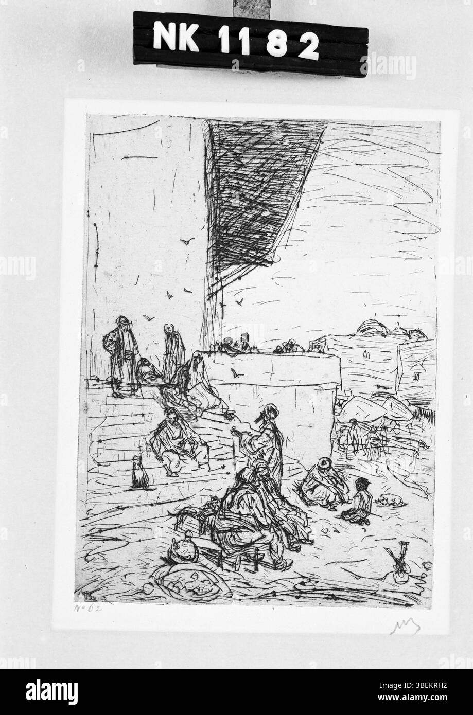 Dans "marché par une mosquée", peint par Marius Bauer en 1889, l'artiste dépeint une scène de marché animée avec pour toile de fond une mosquée. La peinture offre un aperçu de la vie urbaine du moyen-Orient, mettant en évidence le marché animé, l'architecture et le dynamisme culturel. Banque D'Images