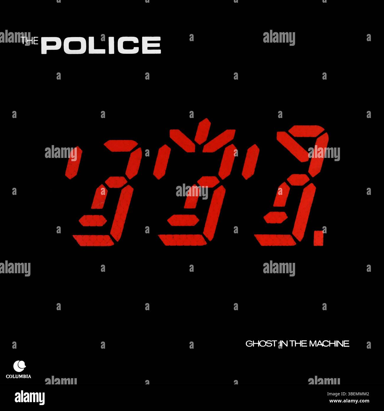 Reproduction photographique de la couverture du LP « Ghost in the machine » de 1981 de la police. Œuvre d'art minimaliste emblématique avec desig numérique, abstrait et conceptuel Banque D'Images