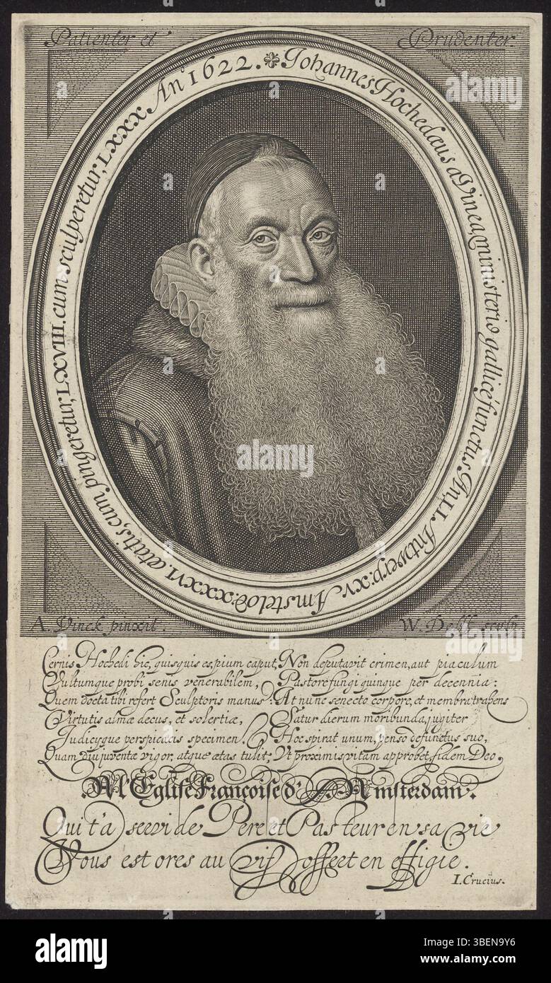 Ce portrait représente Johannes Hochedaeus, un ministre wallon à Amsterdam, catalogué BWB 161. Créé par Willem Jacobsz. Delff, l'œuvre comprend des poèmes latins et français. L'inscription, 'A l'Eglise Françoise d'Amsterdam', souligne le rôle religieux de Hochedaeus. Banque D'Images