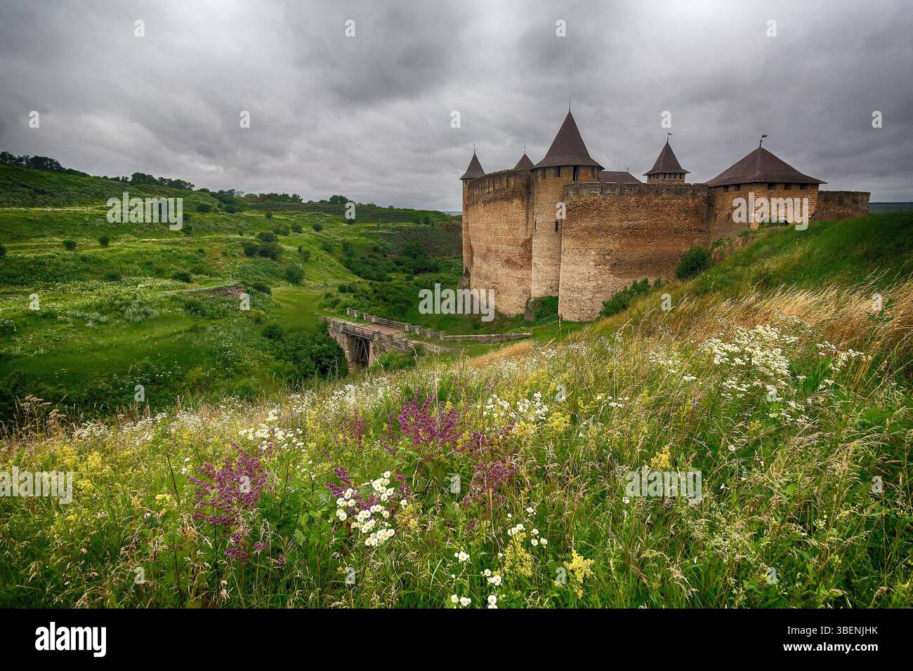 Vue sur les murs de la forteresse Khotyn. Ukraine Banque D'Images