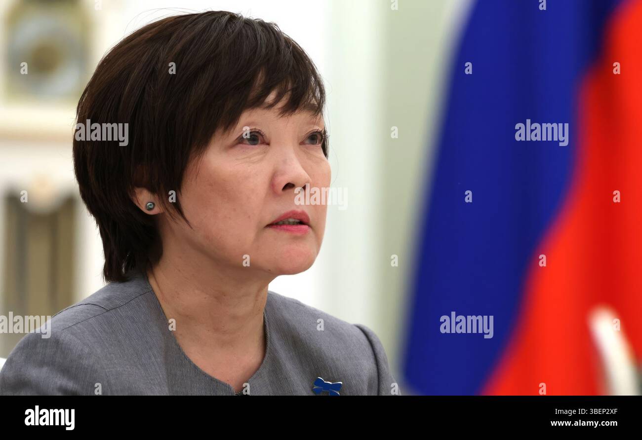 Moscou, Russie. 29 mai 2025. Akie Abe, la veuve de l'ancien premier ministre japonais Shinzo Abe, écoute le président russe Vladimir Poutine, lors d'une réunion au Kremlin, le 29 mai 2025 à Moscou, en Russie. Crédit : Vyacheslav Prokofyev/Kremlin Pool/Alamy Live News Banque D'Images