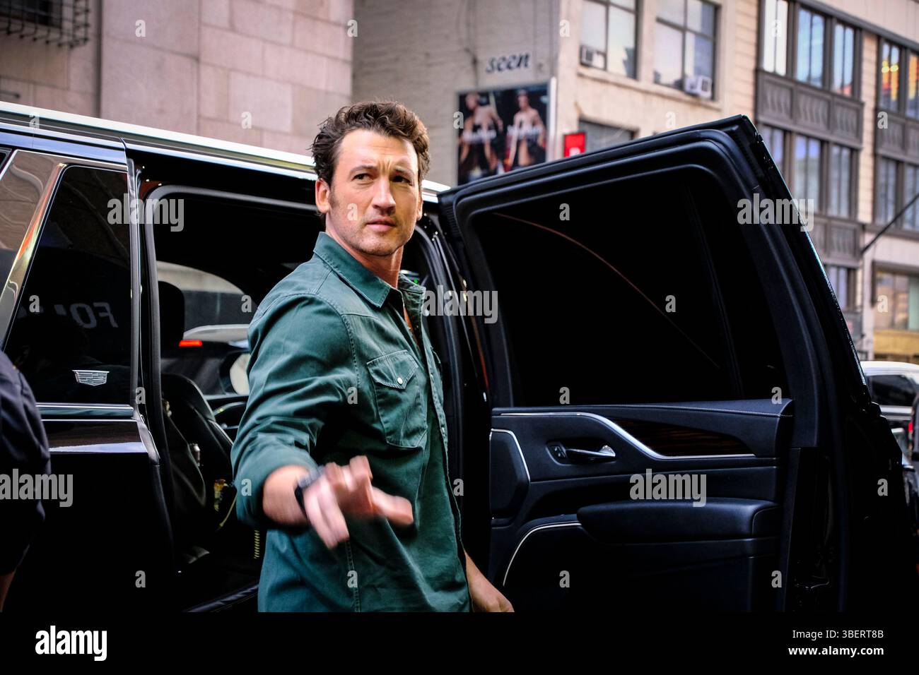 New York, NY, États-Unis. 29 mai 2025. Miles Teller entre dans le match des Knicks lors des playoffs NBA 2025 au Madison Square Garden à New York le 29 mai 2025. Crédit : Katie Godowski/Media Punch/Alamy Live News Banque D'Images