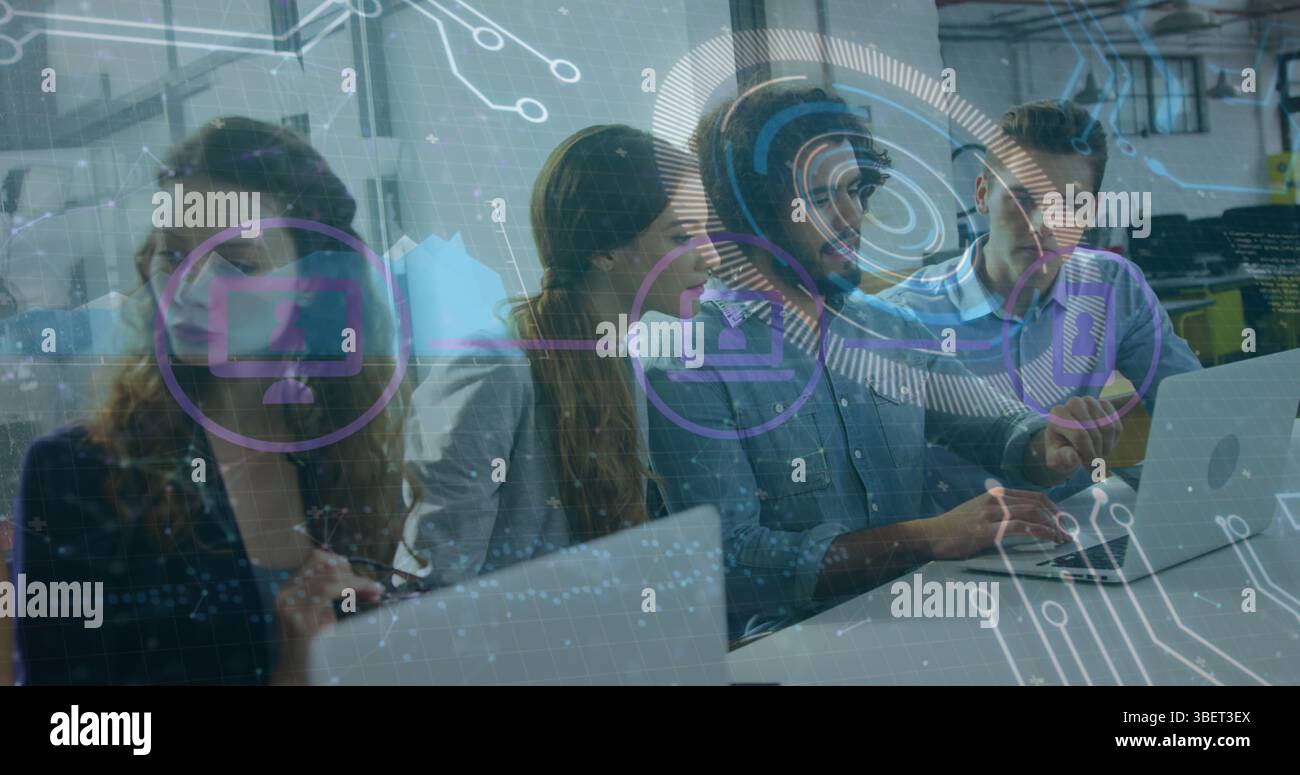 Image d'icônes numériques et de scanners ronds sur divers collègues discutant ensemble au bureau Banque D'Images