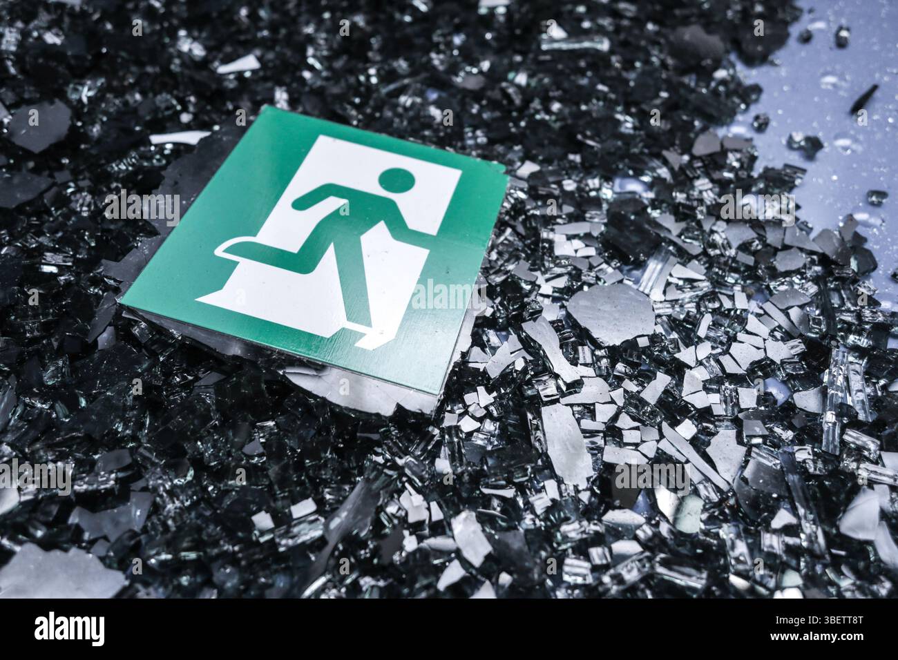 Incassable Verre frontal endommagé par accident dans un bus des transports publics Banque D'Images