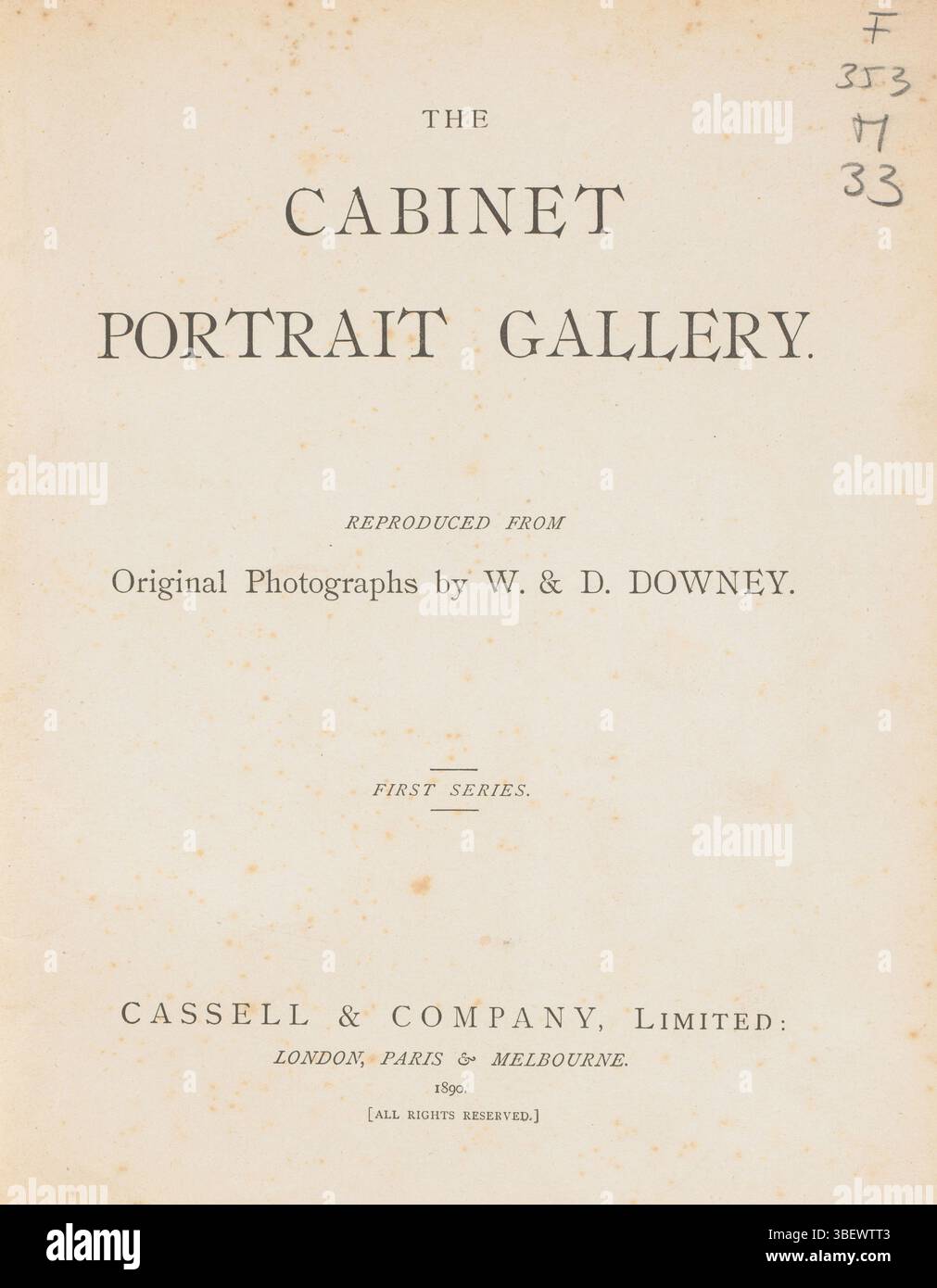 La galerie de portraits de cabinet : reproduite à partir de photographies originales de W. et D. Downey First Series, la galerie de portraits de cabinet : reproduite à partir de photographies originales de W. et D. Downey First Series, verso face avant - autocollant, livre, photos, livres photographiques illustrés, John MacGregor Leith, hauteur 250 mm, largeur 208 mm, épaisseur 30 mm Banque D'Images