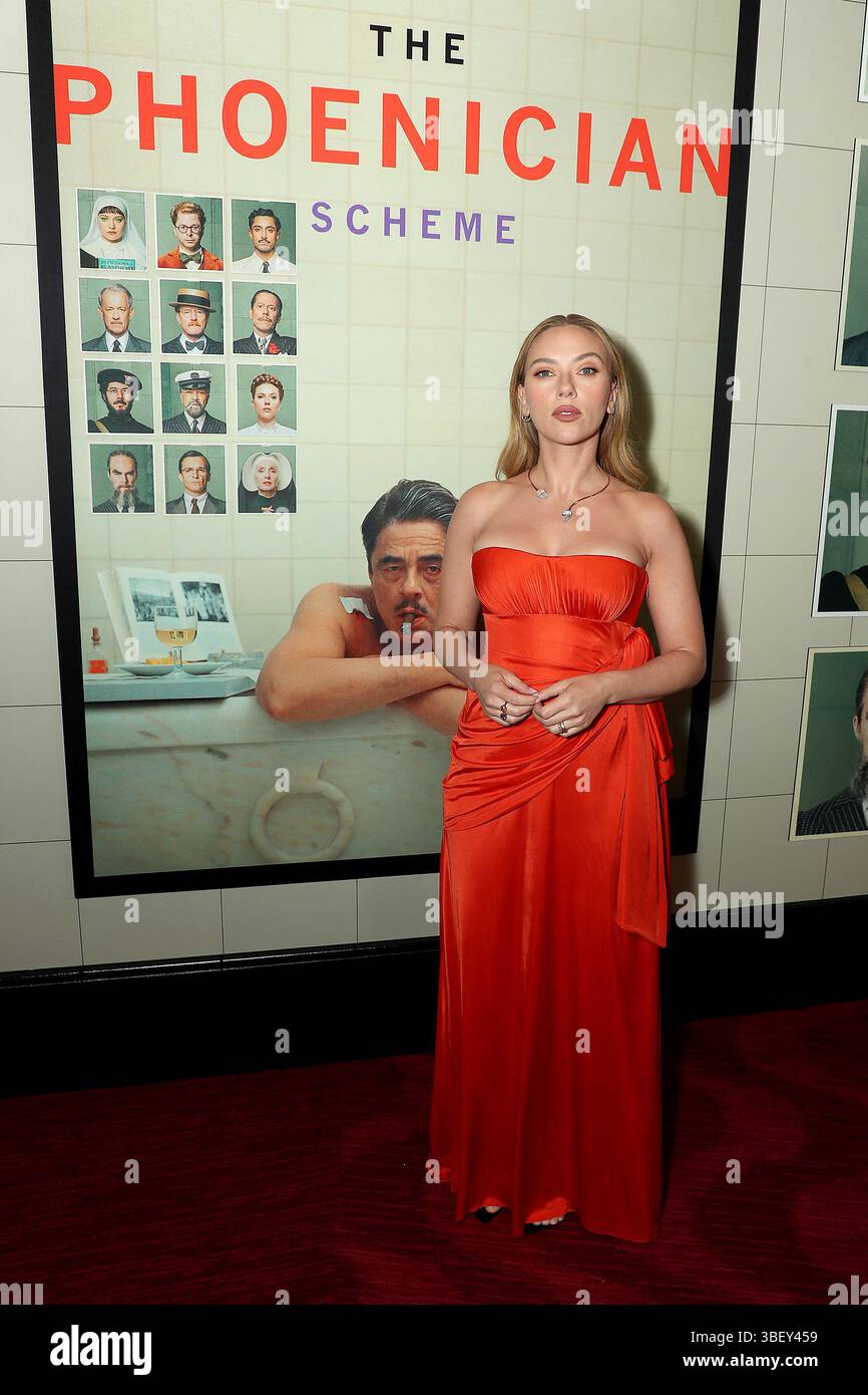 À l'intérieur de la première New-yorkaise de Focus met en vedette 'The Phoenician Scheme' au Jazz at Lincoln Centre avec : Scarlett Johansson où : New York, New York, États-Unis quand : 28 mai 2025 crédit : Marion Curtis/StarPix pour Focus Features/INSTARimages Banque D'Images