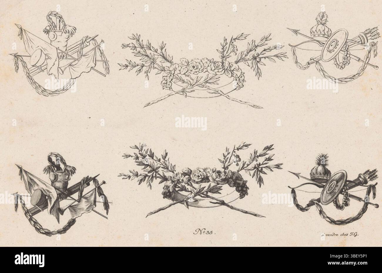 Gradmann, Johann, Schleich, Johann Carl, principes de trophées, trophys avec des armes, verso - estampillé, trois trophées et dessins au trait. Laissé avec armure et armes. Au milieu avec un chapelet et des branches d'olivier. Droit avec un bouclier, une couronne et une flèche et un arc. Numéro d'édition 35., impression, impressions ornementales, impressions, hauteur 198 mm, largeur 308 mm, allemand, 1759 - 1842, graveur, 1769 - 1842, papier, gravure, vendeur' Banque D'Images