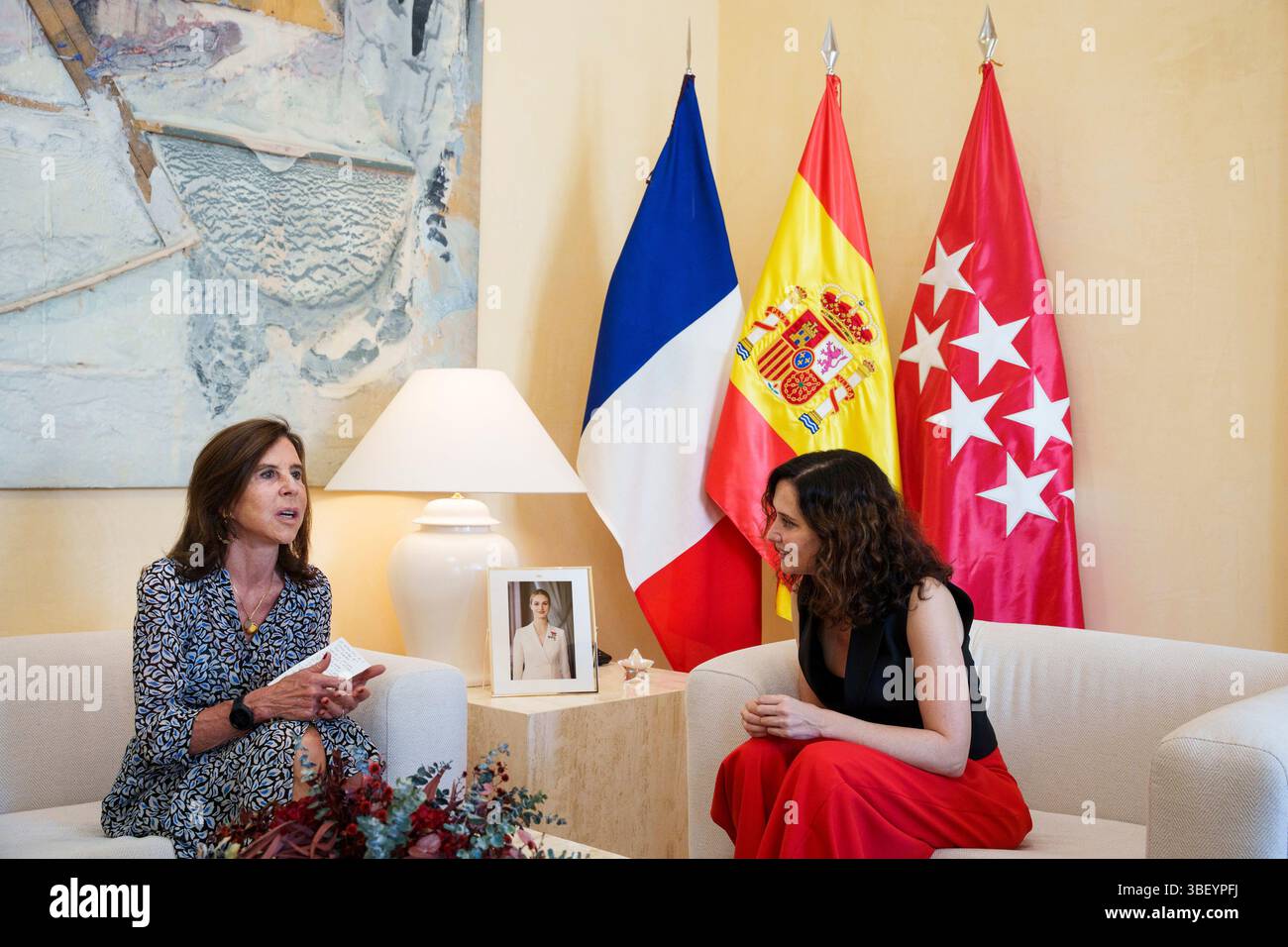 The French ambassador to Spain, Kareen Rispal (l) and the president of the Community of Madrid, Isabel Díaz Ayuso (r), during a meeting at the Real Casa de Correos, on May 30, 2025, in Madrid (Spain). 30 MAY 2025 Matias Chiofalo / Europa Press 05/30/2025 (Europa Press via AP) Banque D'Images