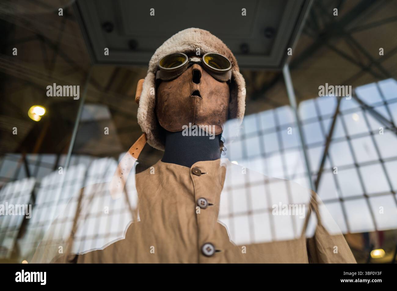 Casque de pilotes WW1, chapeau de lunettes et protecteur de visage Banque D'Images