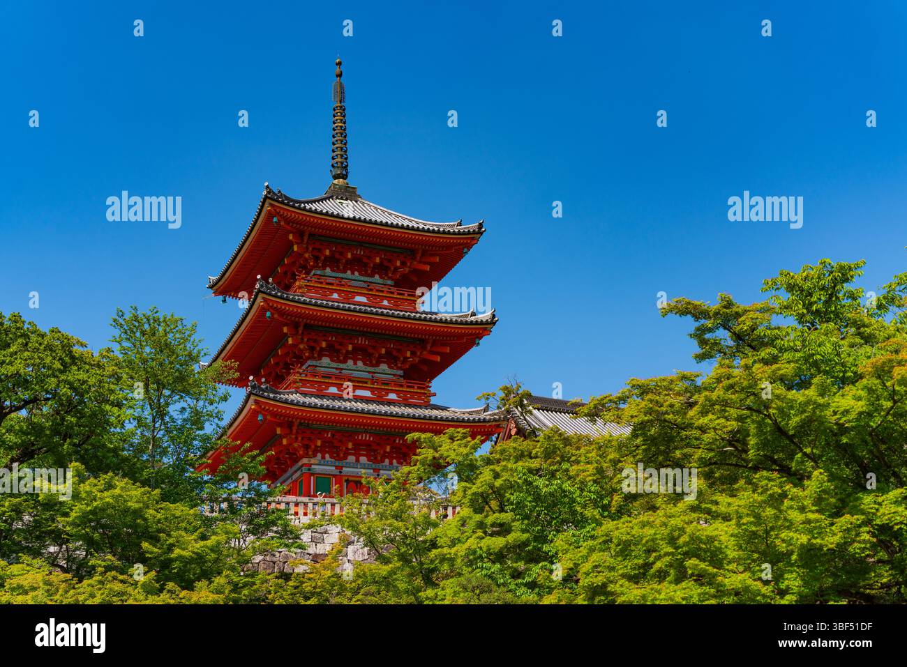 Pagode à trois étages (Sanju-no-to) de Kiyomizu-dera à Kyoto, Japon Banque D'Images